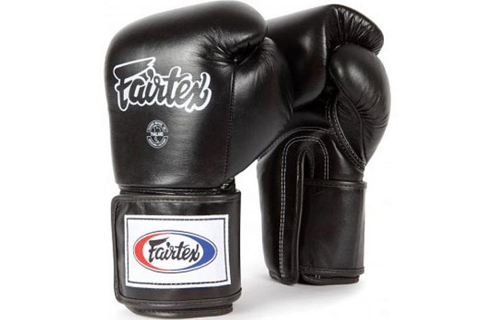 BGV5 Боксерские перчатки Fairtex Black/Red