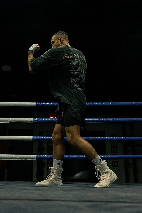 Футболка Poetry In Motion Oversized Черный