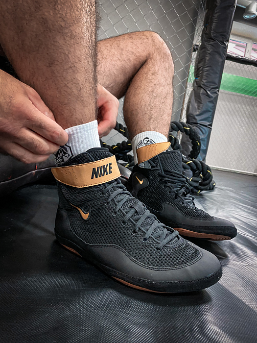 325256-004 БОТИНКИ спортивн.(борьба) NIKE INFLICT