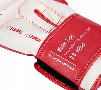 C137 Перчатки боксерские Clinch Fight 2.0 красно-белые