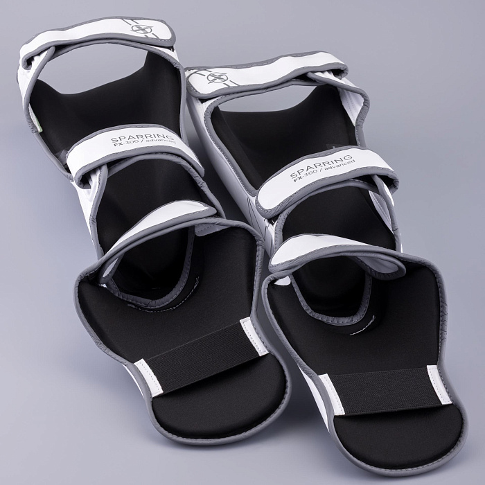 Защита голень-стопа FIGHTEXPERT Sparring (кожзаменитель, Белый)