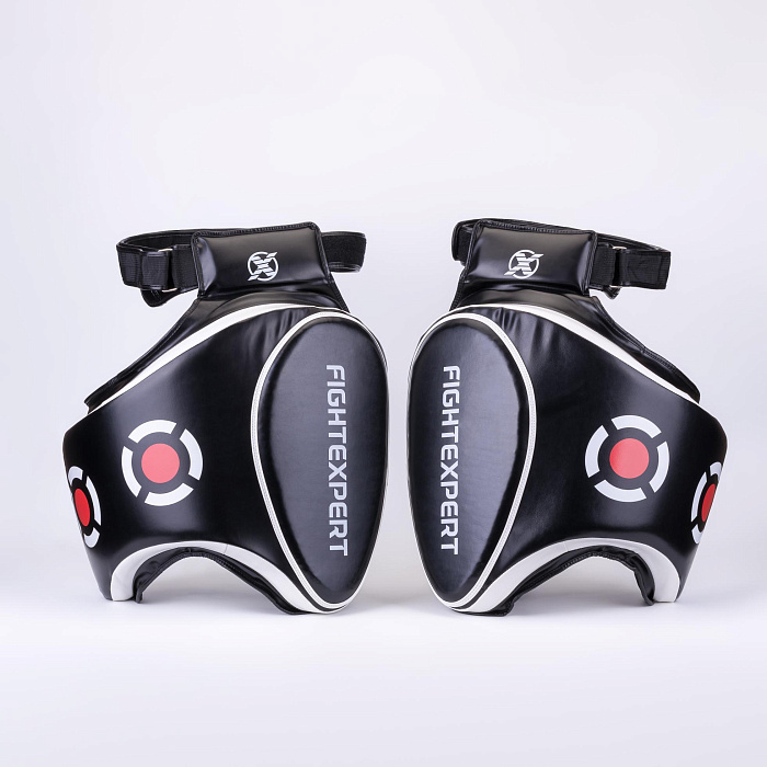 Тренерская защита бедер FIGHTEXPERT TARGET (искусственная кожа, черный/белый, 39*44*11 см)