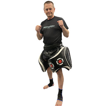 Тренерская защита бедер FIGHTEXPERT TARGET (искусственная кожа, черный/белый, 39*44*11 см)